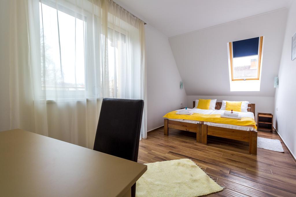 Apartament Aqualiget-Apartmanhaz Segedyn Zewnętrze zdjęcie